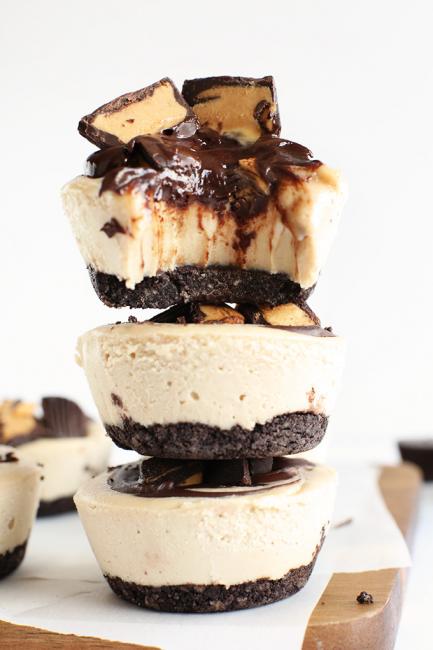Healthy Chocolate Peanut Butter Cup Cheesecake Brownies