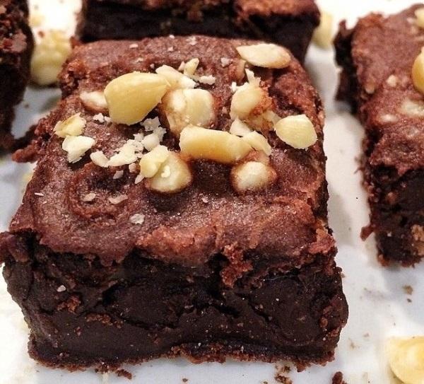 Healthy Nutella Cheesecake Brownies