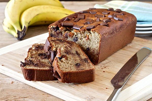 Peanut Butter Cup Banana Bread 